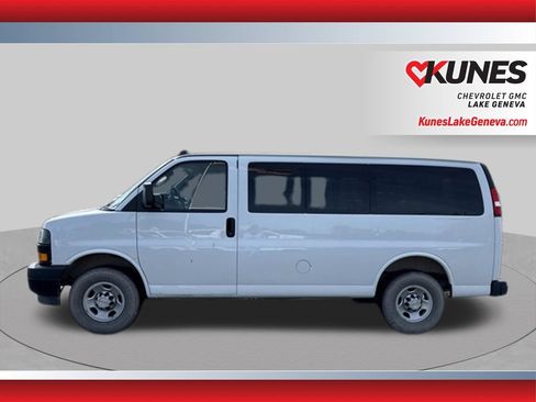 Used 2023 Chevrolet Express 3500 LS RWD image 9