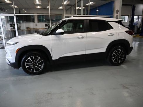 Certified 2025 Chevrolet TrailBlazer LT w/ LT Cold Weather Package FWD image 7