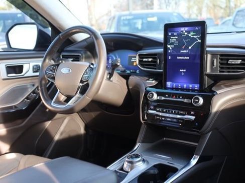 Used 2021 Ford Explorer Platinum w/ Equipment Group 601A image 40