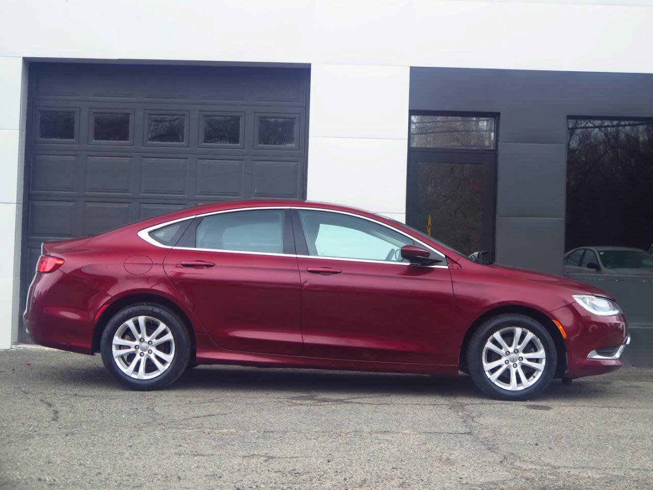 Used 2015 Chrysler 200 Limited w/ Convenience Group FWD image 5