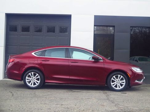 Used 2015 Chrysler 200 Limited w/ Convenience Group image 5