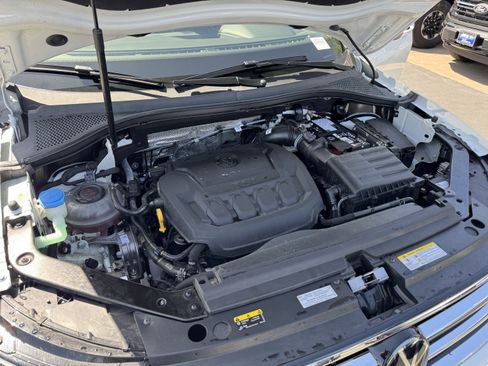 Used 2024 Volkswagen Tiguan SEL R-Line image 41