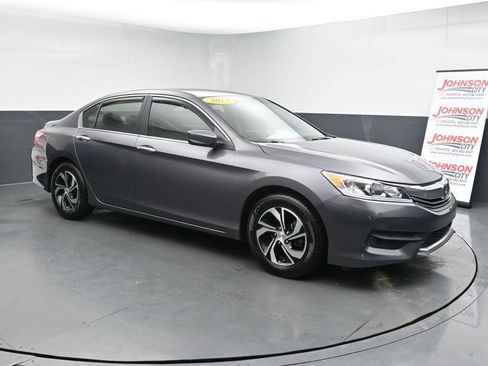 Used 2017 Honda Accord LX image 2