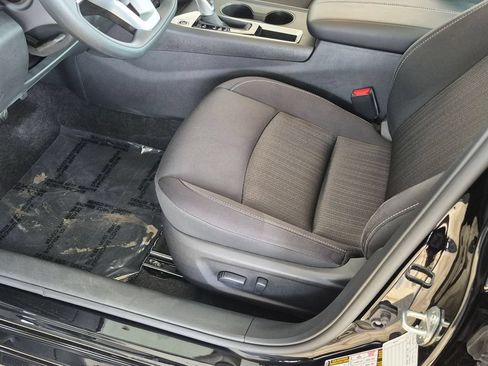 Used 2025 Nissan Altima 2.5 SV FWD image 21