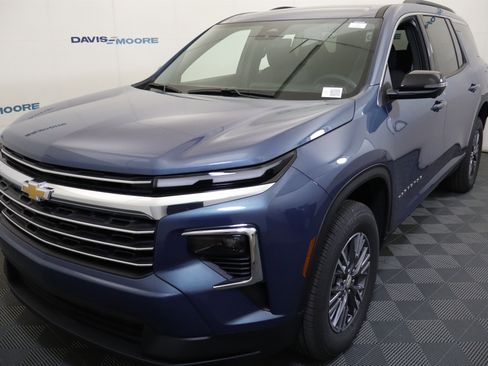 New 2026 Chevrolet Traverse LT w/ Driver Confidence Package FWD image 12