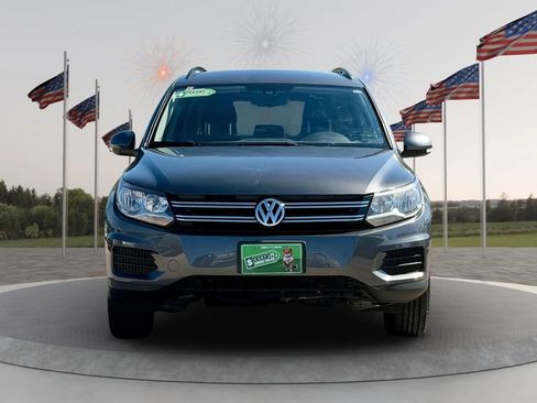 Used 2016 Volkswagen Tiguan S image 2