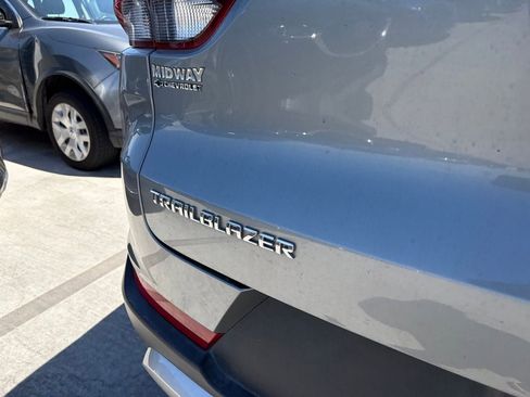 Used 2023 Chevrolet TrailBlazer LT FWD image 4