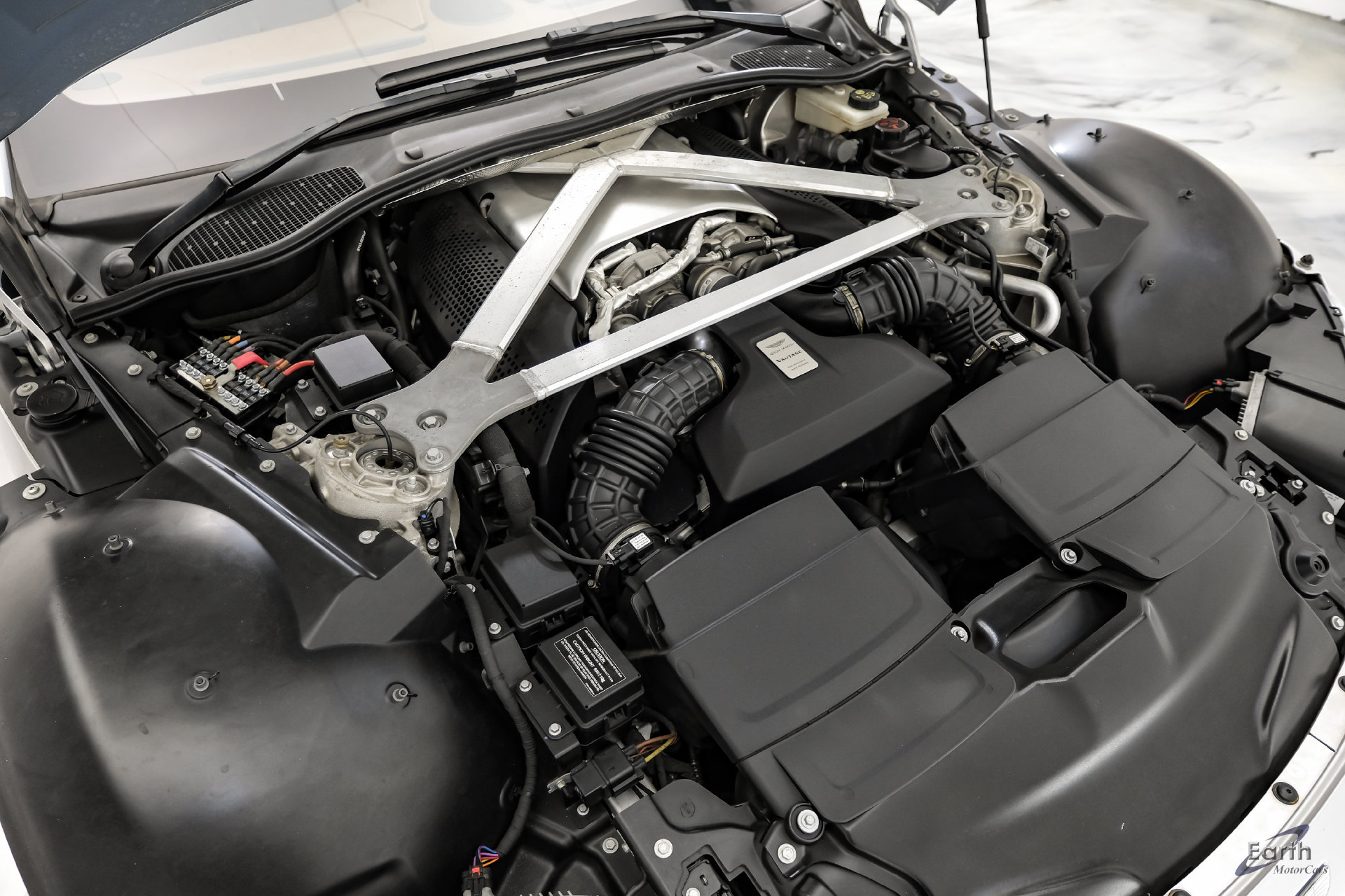 Used 2020 Aston Martin V8 Vantage Coupe RWD image 89
