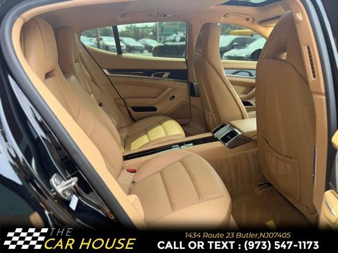Used 2013 Porsche Panamera RWD image 24