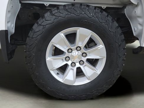 Used 2024 Chevrolet Silverado 1500 LT AWD/4WD image 29
