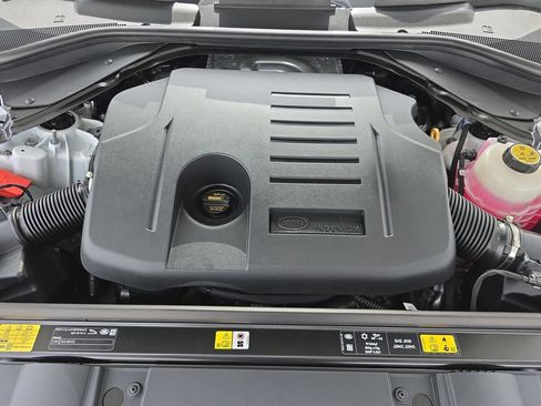 New 2026 Land Rover Range Rover Sport SE AWD/4WD image 32