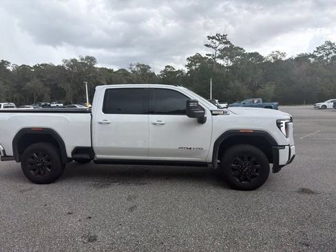 Used 2025 GMC Sierra 2500 AT4 w/ AT4 Premium Plus Package AWD/4WD image 8