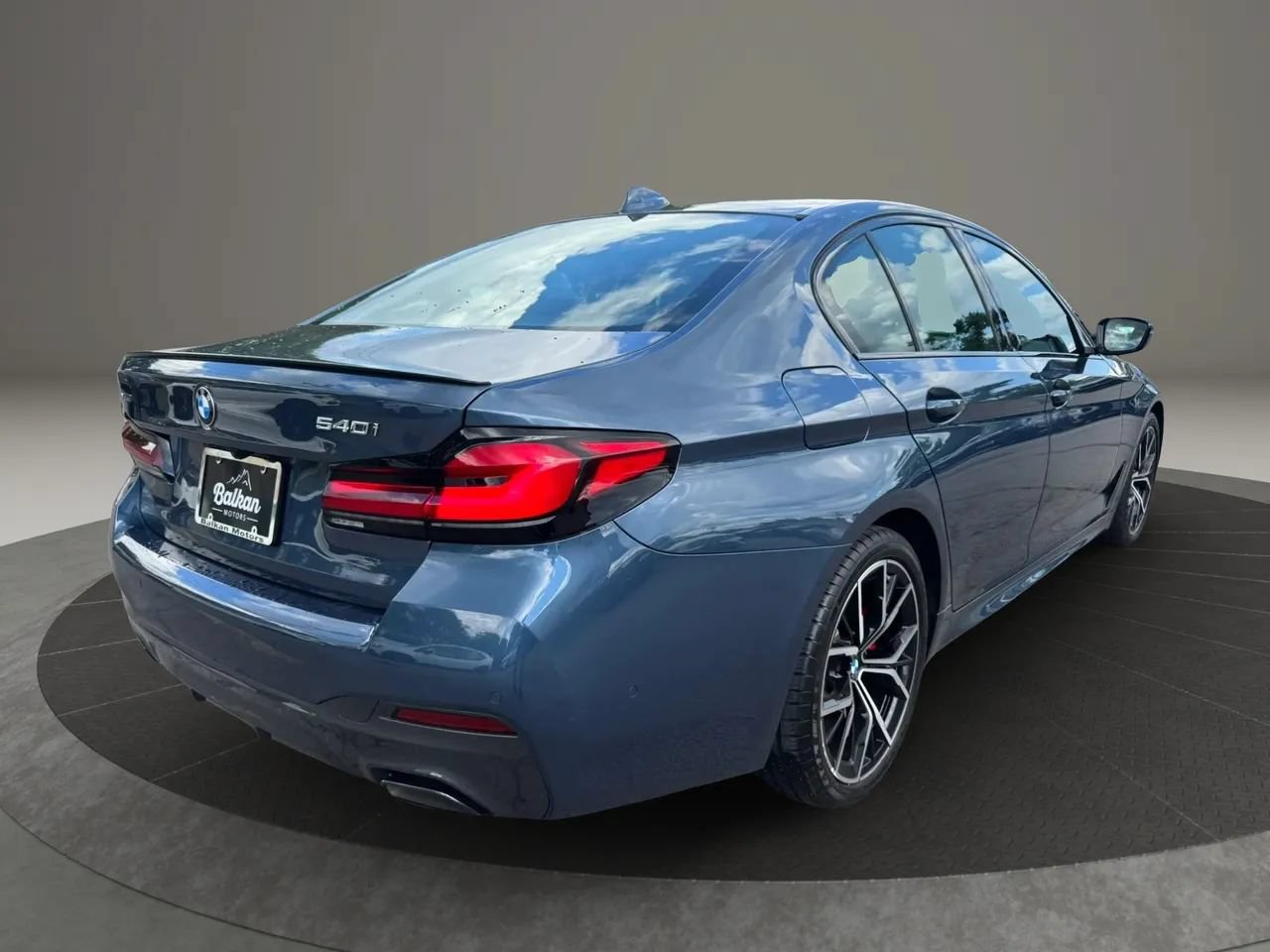 Used 2023 BMW 540i xDrive w/ M Sport Package AWD/4WD image 5