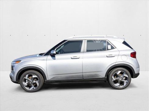 New 2025 Hyundai Venue SEL image 8