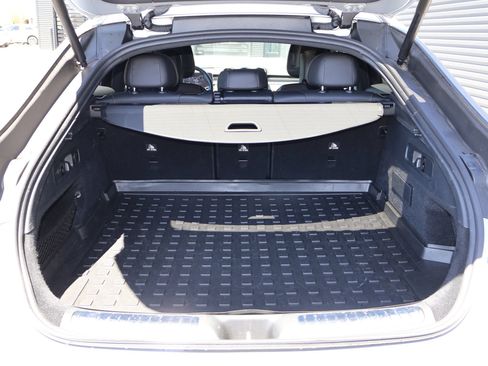 Used 2024 Mercedes-Benz GLC 300 4MATIC image 25