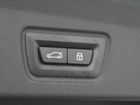 Used 2025 BMW i4 eDrive40 w/ M Sport Package image 24