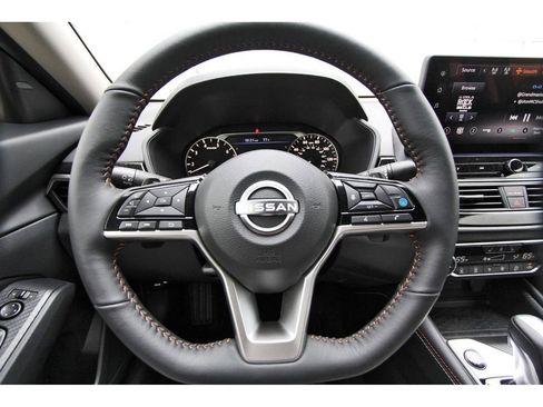 Used 2026 Nissan Altima 2.5 SR w/ SR Premium Package image 14