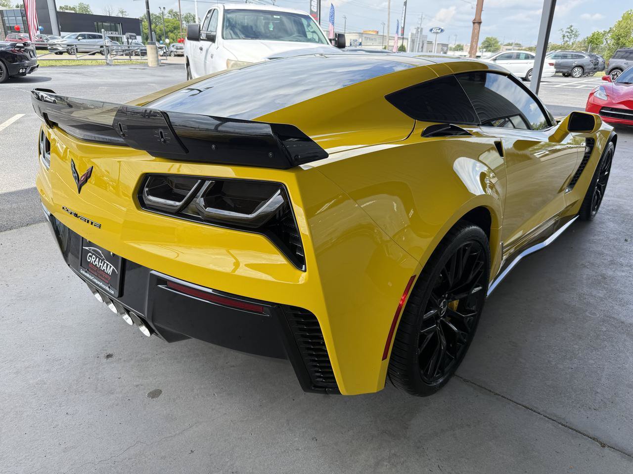 Used 2015 Chevrolet Corvette Z06 w/ Z07 Performance Package w/ Z07 Performance Package RWD image 6