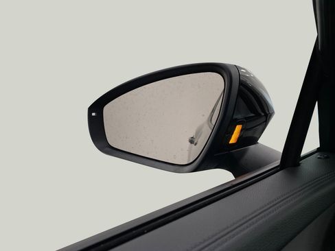 New 2025 Volkswagen Tiguan SE R-Line image 20