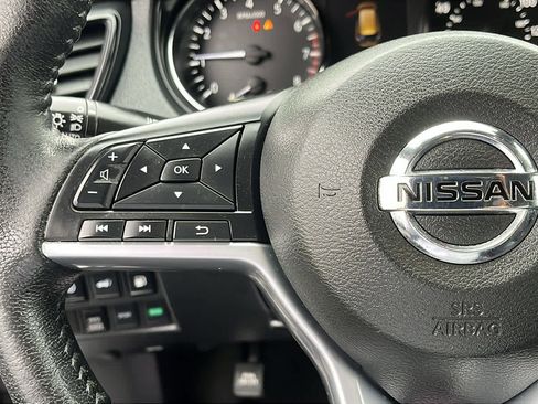 Used 2019 Nissan Rogue SV AWD/4WD image 12