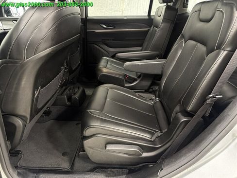 Used 2023 Jeep Grand Cherokee L Limited w/ Luxury Tech Group II AWD/4WD image 9