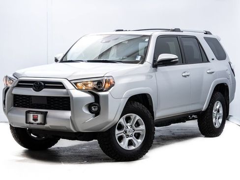 Used 2022 Toyota 4Runner SR5 Premium w/ Moonroof Package AWD/4WD image 1