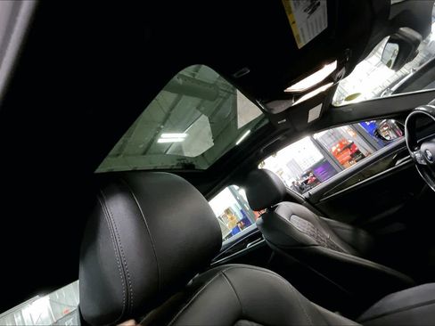 Used 2021 BMW 540i xDrive w/ Premium Package image 13