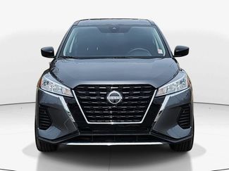 Used 2025 Nissan Kicks Play S video 2