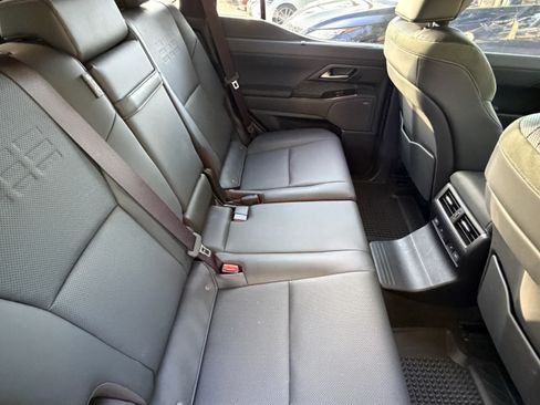 Used 2024 Lexus GX 550 AWD/4WD image 40