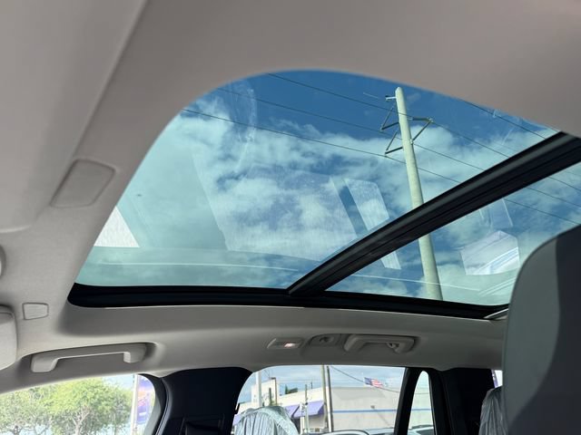 New 2026 Volvo XC90 B5 Plus w/ Protection Package Premier AWD/4WD image 18