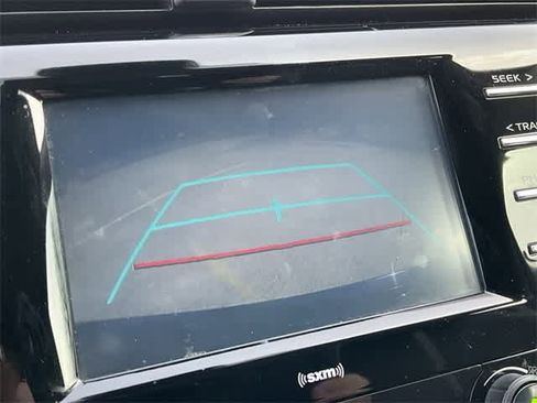 Used 2020 Toyota Camry SE image 21