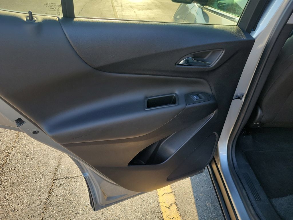 Used 2024 Chevrolet Equinox LT FWD image 18