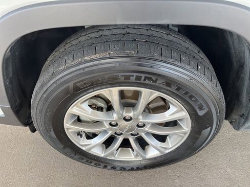 Used 2022 Jeep Cherokee Latitude Lux image 9