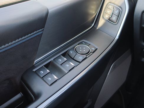 Certified 2025 Ford F150 Platinum w/ FX4 Off-Road Package image 18