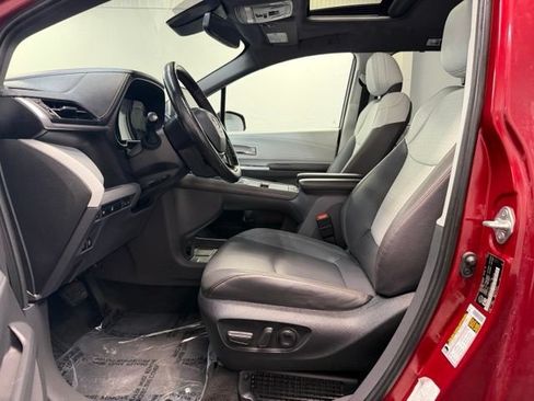 Used 2022 Toyota Sienna XLE FWD image 10