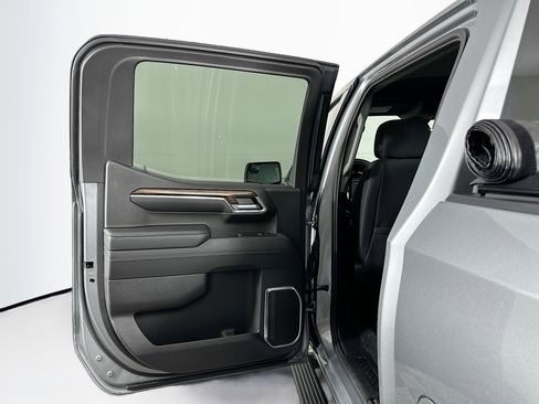 Used 2024 GMC Sierra 1500 Elevation image 25