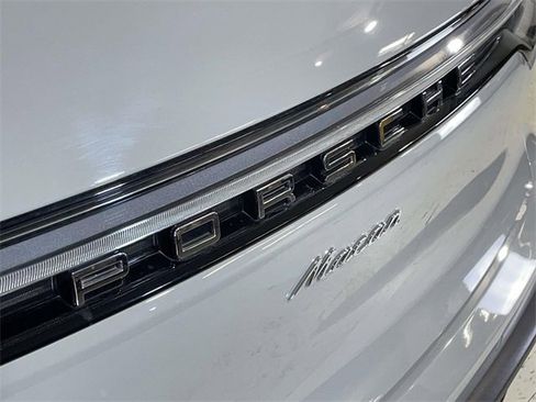 Used 2025 Porsche Macan image 9