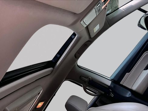 Used 2018 Honda Odyssey Touring image 14