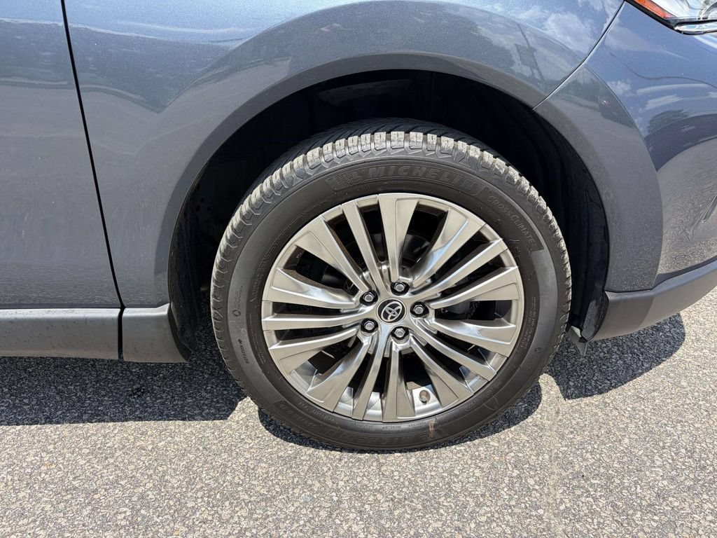 Used 2021 Toyota Venza Limited AWD/4WD image 9