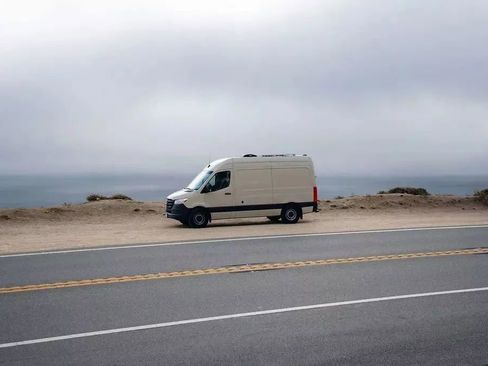 Used 2021 Mercedes-Benz Sprinter 2500 image 9