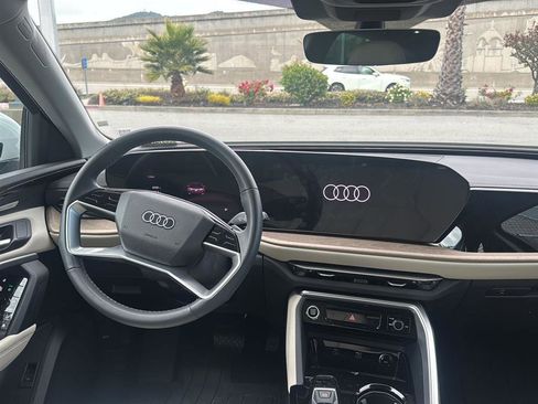 Used 2025 Audi Q5 Premium w/ Premium Plus AWD/4WD image 10