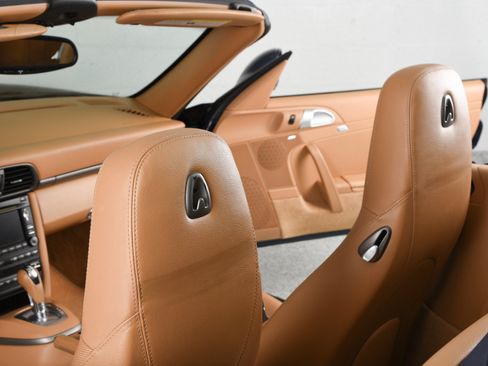 Used 2012 Porsche 911 Carrera 4 AWD/4WD image 19