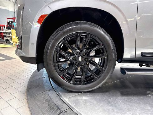 Used 2023 Cadillac Escalade Sport Platinum w/ LPO, ONYX Package AWD/4WD image 13