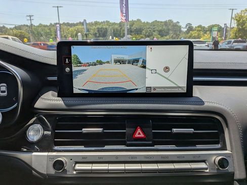 Used 2025 Genesis G70 2.5T RWD image 23