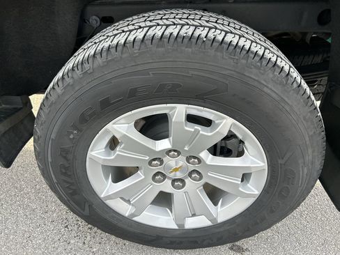 Used 2022 Chevrolet Colorado LT w/ Safety Package image 10