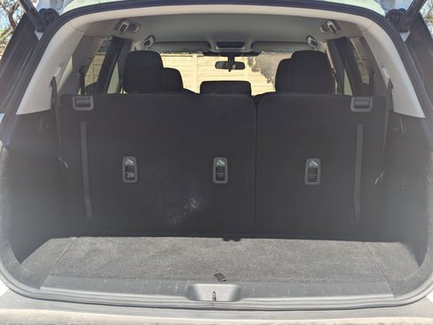 Used 2025 Nissan Pathfinder SV image 24