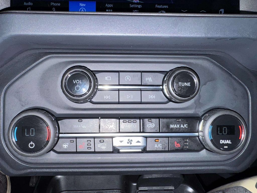Used 2025 Ford Bronco Badlands AWD/4WD image 19