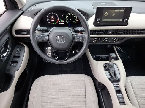 Used 2023 Honda HR-V LX image 11