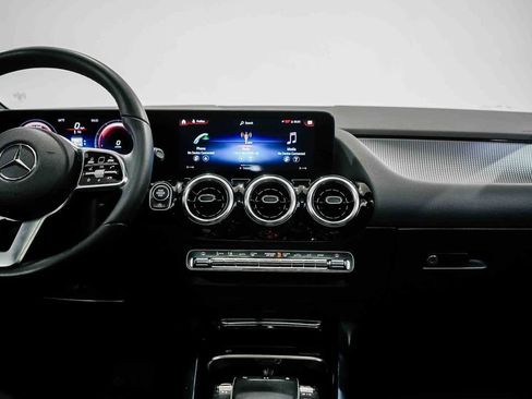 Used 2022 Mercedes-Benz GLA 250 image 13