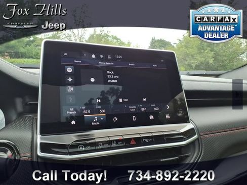 Used 2025 Jeep Compass Trailhawk w/ Sun & Sound Group AWD/4WD image 21